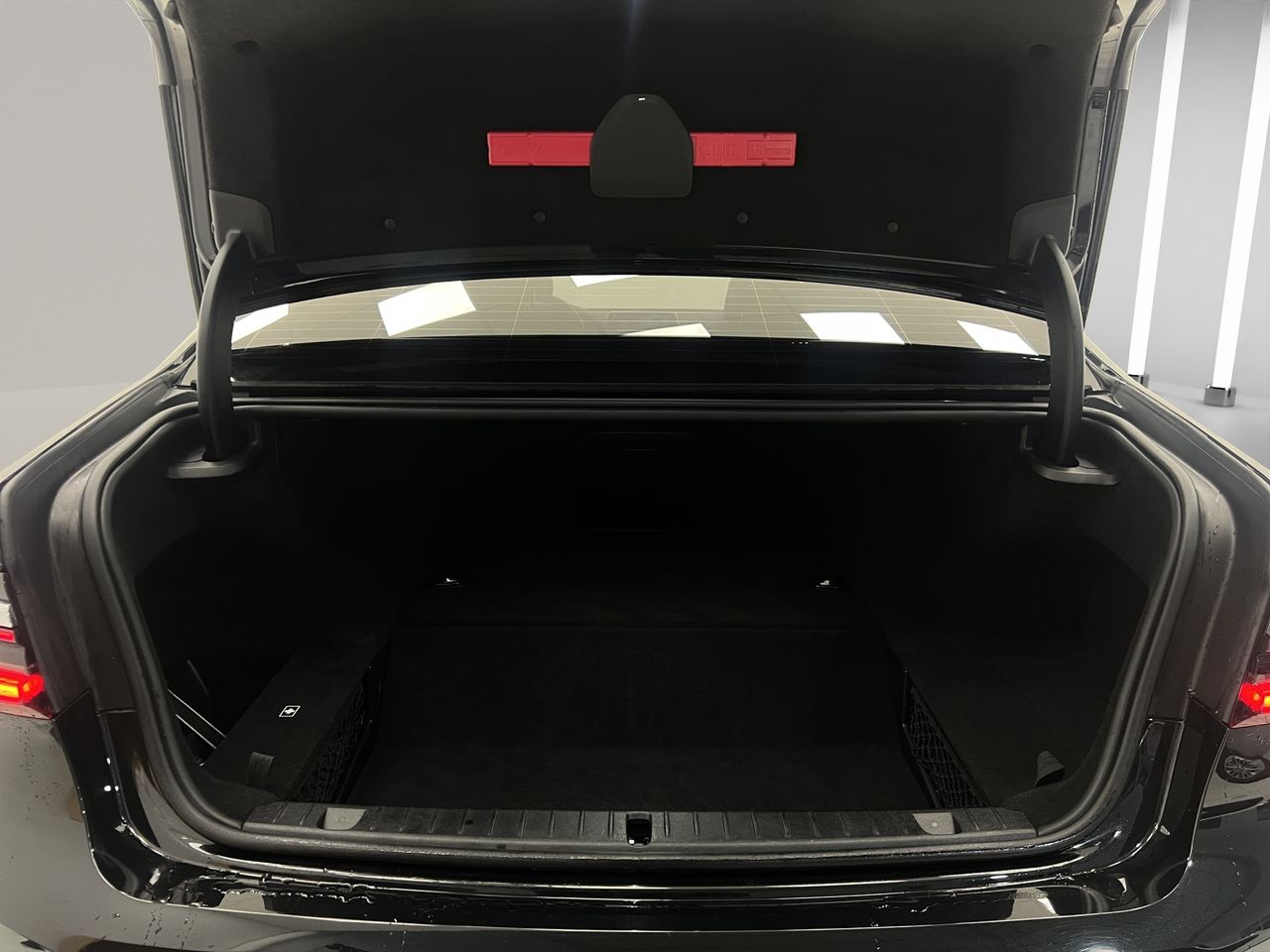 BMW Serie 7 745e - Foto 21