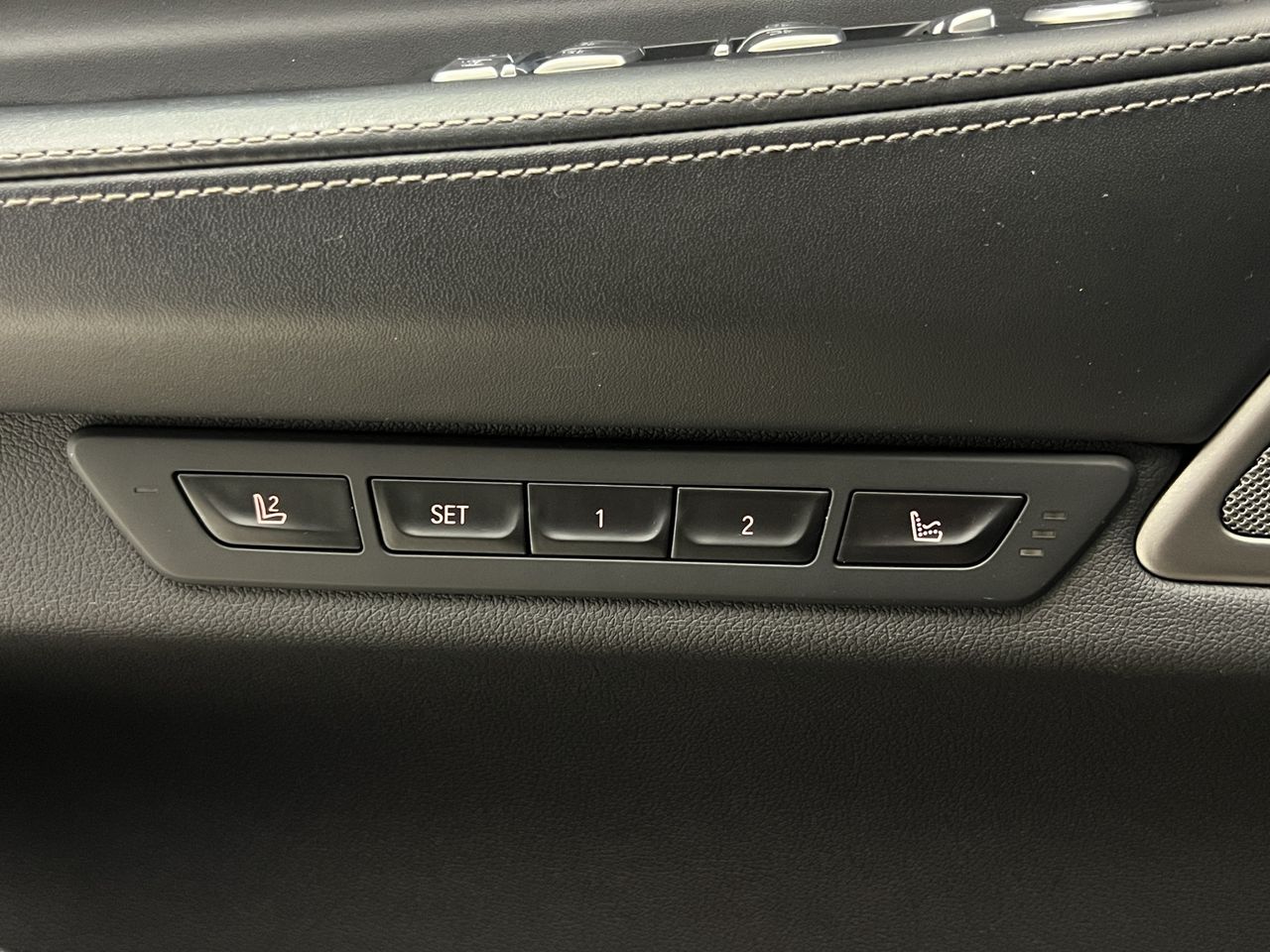 BMW Serie 7 745e - Foto 32