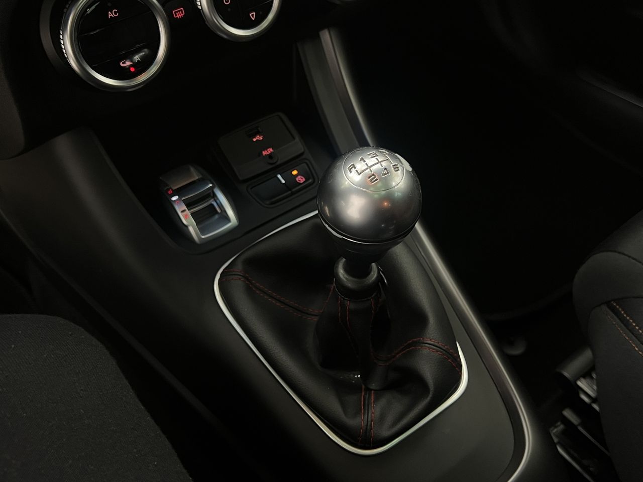 Alfa Romeo Giulietta 2.0 JTDm 150cv Distinctive - Foto 27