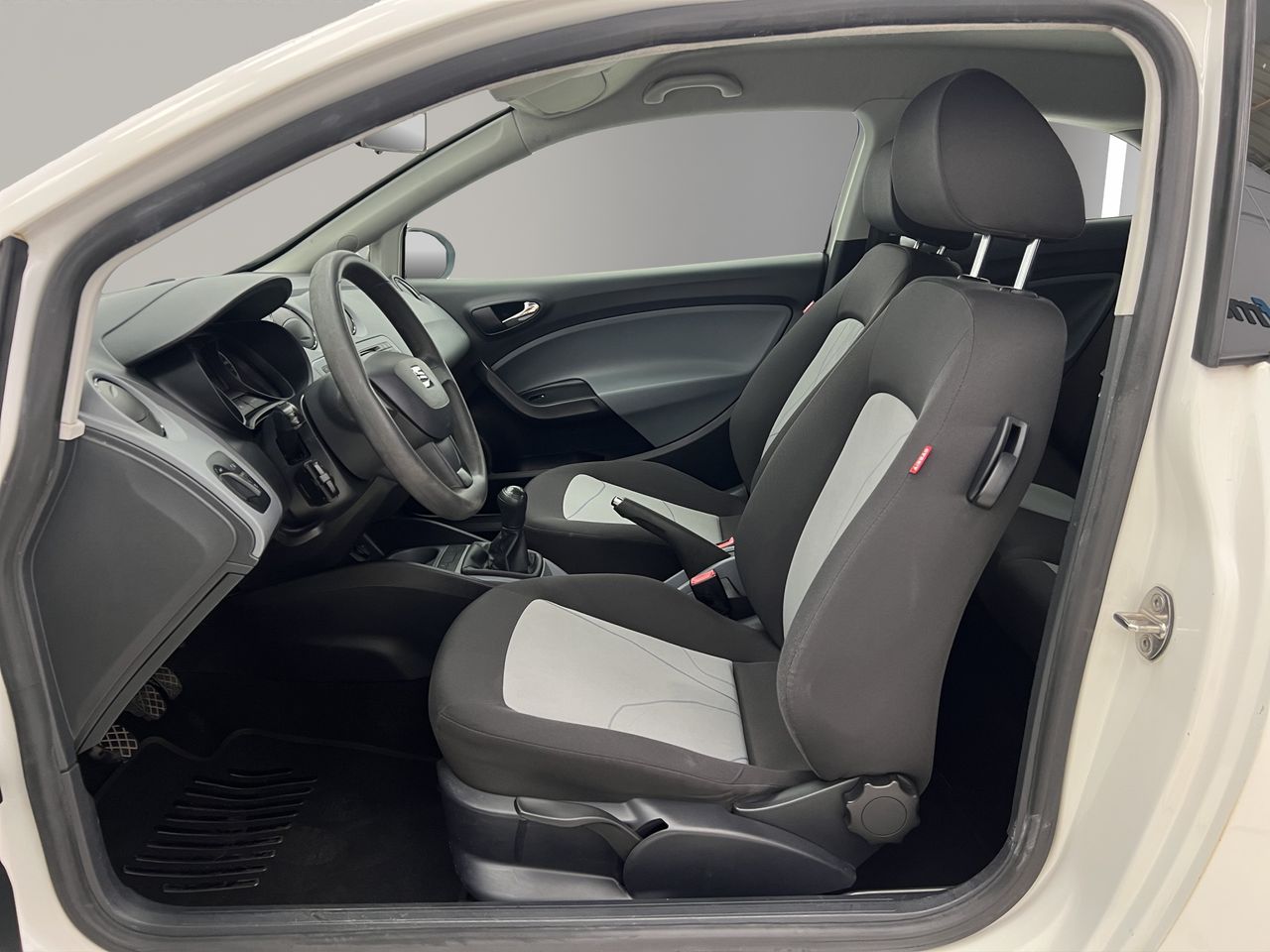 Seat Ibiza ST 1.2 TDI 75cv Reference - Foto 10