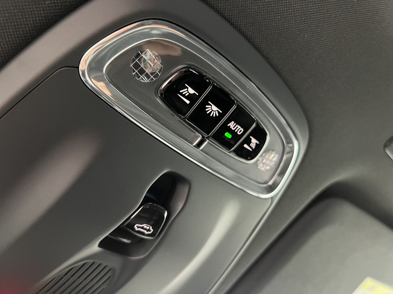 Volvo XC60 2.0 D5 AWD R-Design Auto 190CV AT8 · AUTOMÁTICO · 4X4 - Foto 56