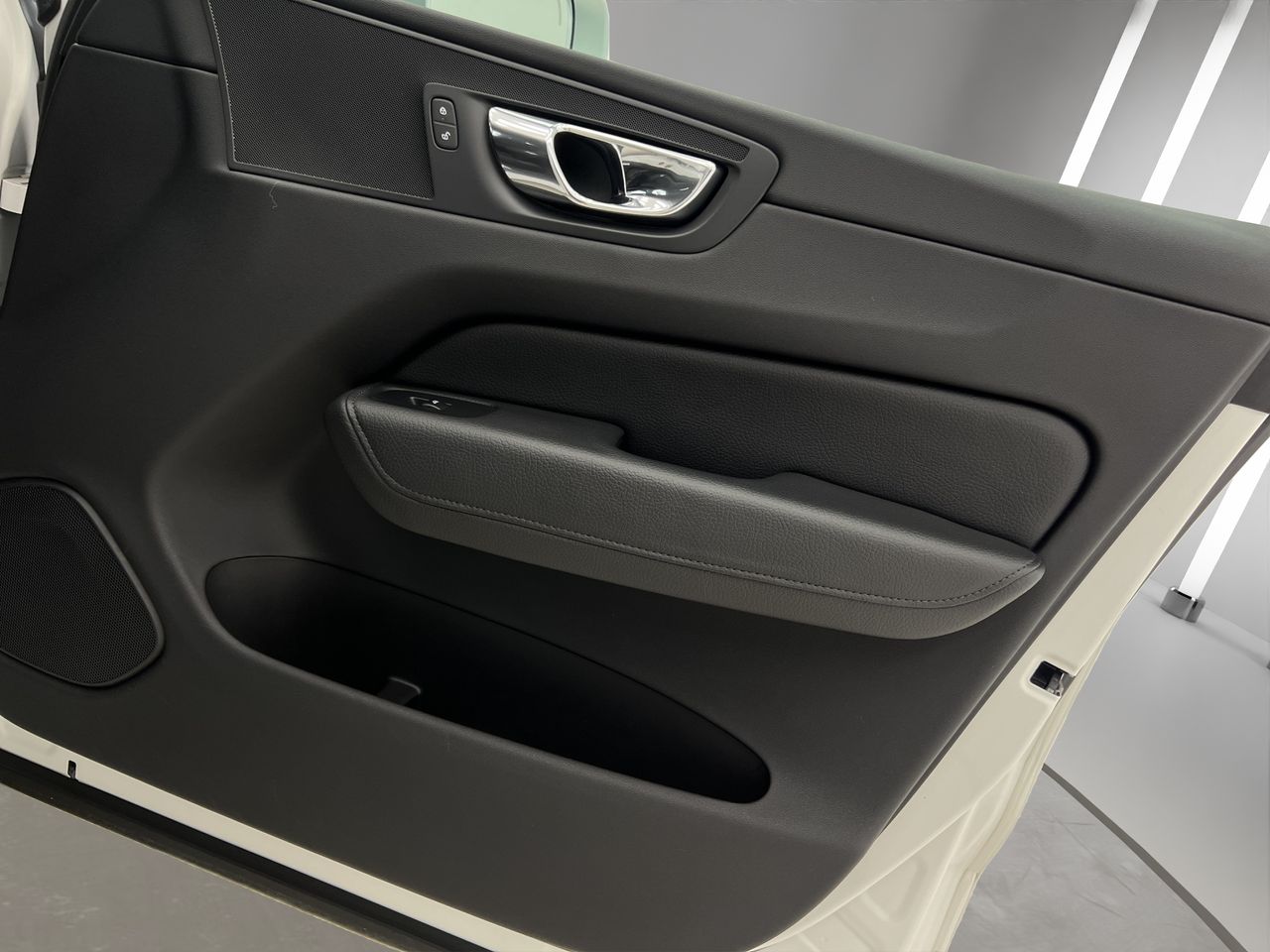 Volvo XC60 2.0 D5 AWD R-Design Auto 190CV AT8 · AUTOMÁTICO · 4X4 - Foto 22