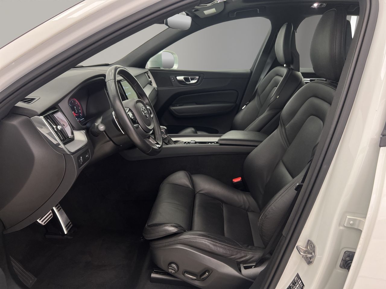 Volvo XC60 2.0 D5 AWD R-Design Auto 190CV AT8 · AUTOMÁTICO · 4X4 - Foto 10