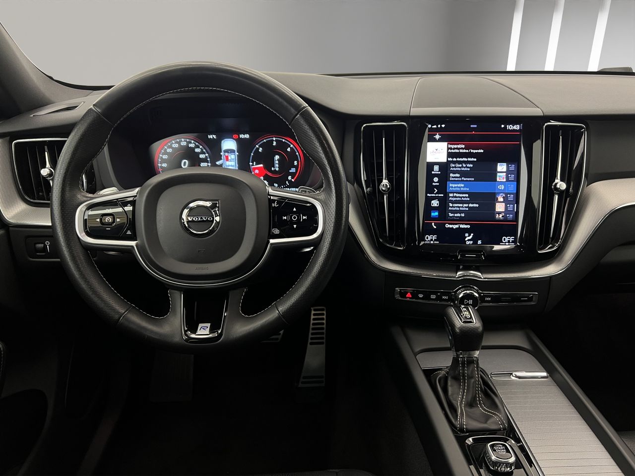 Volvo XC60 2.0 D5 AWD R-Design Auto 190CV AT8 · AUTOMÁTICO · 4X4 - Foto 15