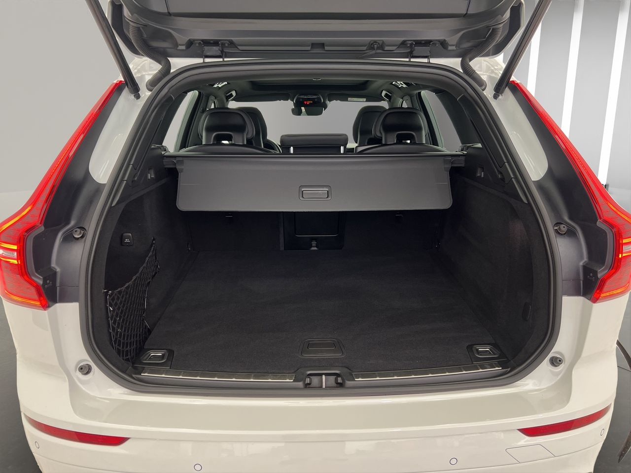 Volvo XC60 2.0 D5 AWD R-Design Auto 190CV AT8 · AUTOMÁTICO · 4X4 - Foto 25