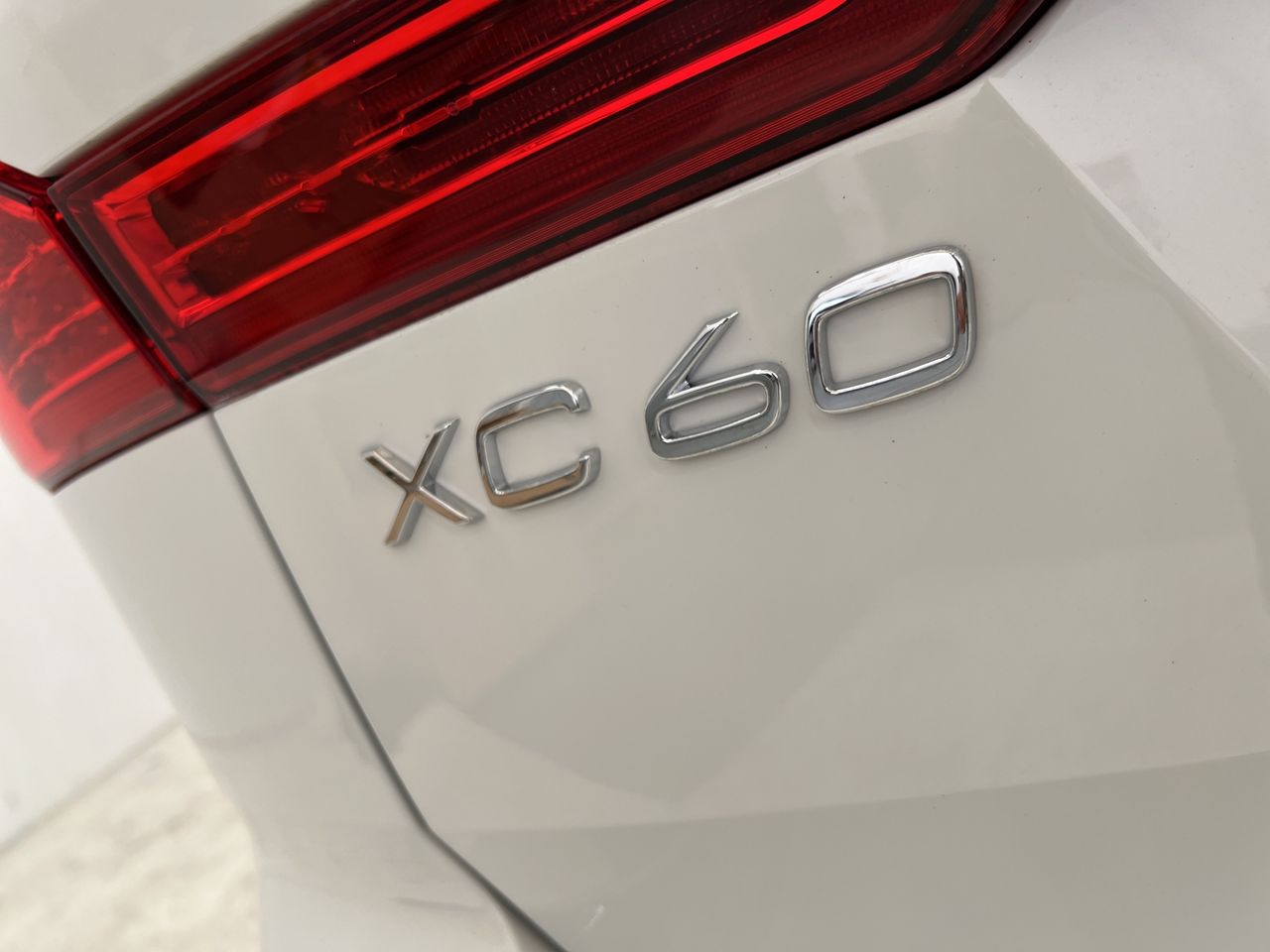 Volvo XC60 2.0 D5 AWD R-Design Auto 190CV AT8 · AUTOMÁTICO · 4X4 - Foto 50