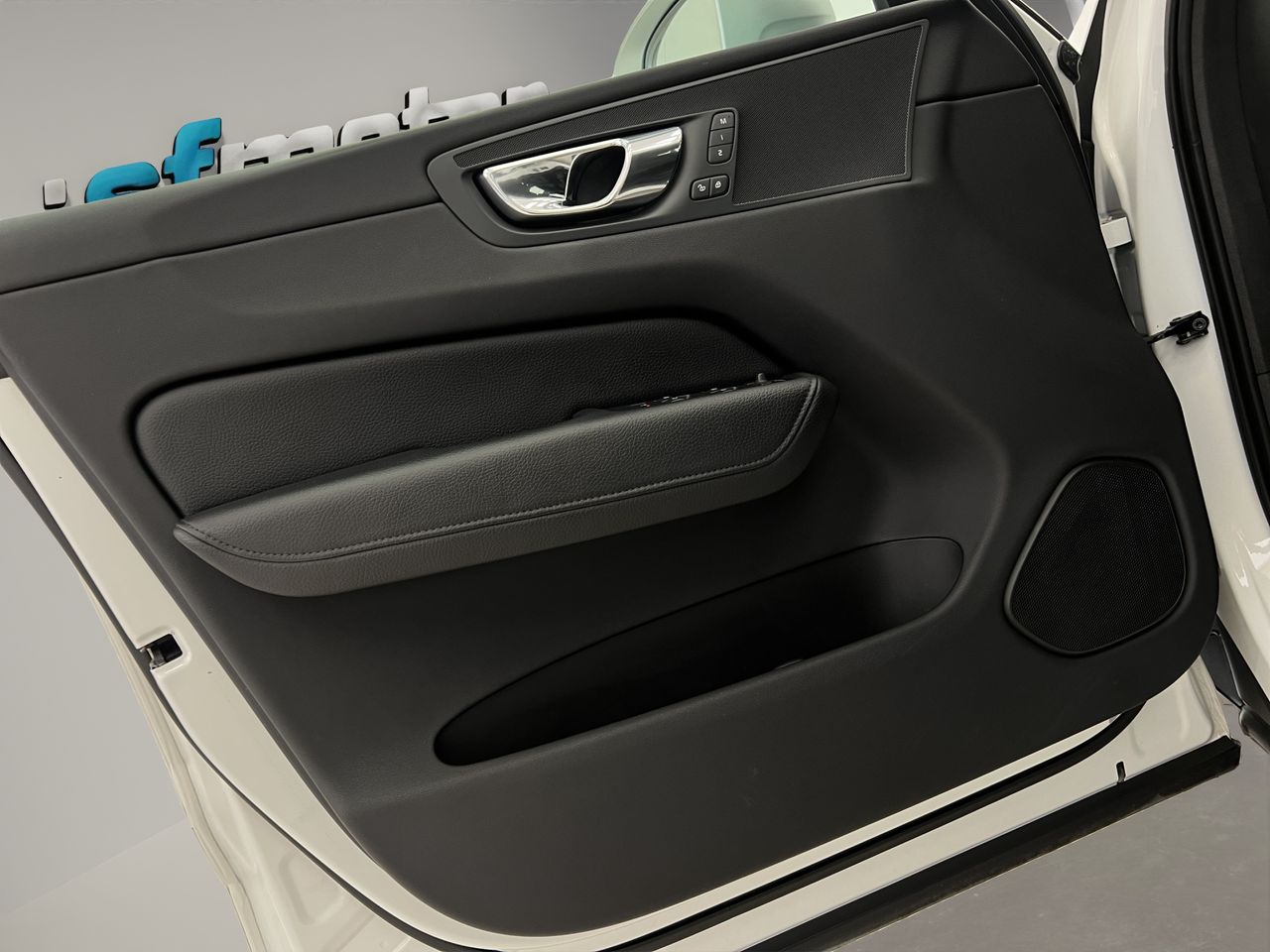 Volvo XC60 2.0 D5 AWD R-Design Auto 190CV AT8 · AUTOMÁTICO · 4X4 - Foto 13