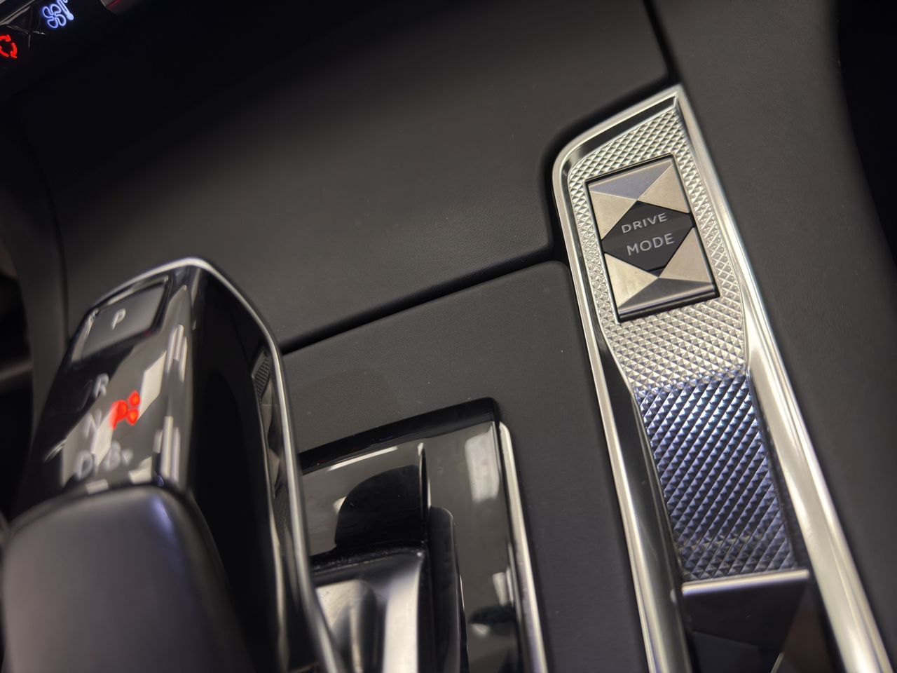 DS DS 7 Crossback 1.6 E-Tense 225 Auto Rivoli TODOTERRENO - Foto 40