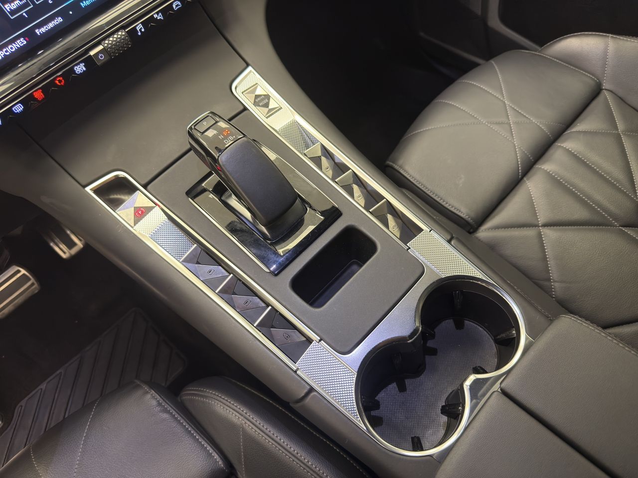 DS DS 7 Crossback 1.6 E-Tense 225 Auto Rivoli TODOTERRENO - Foto 29