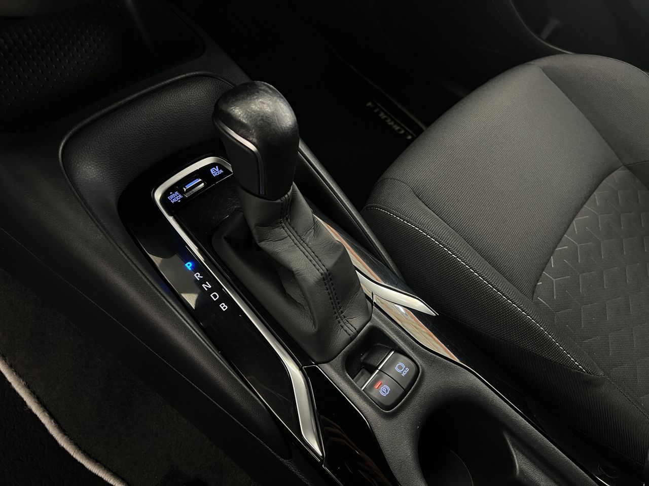 Toyota Corolla 1.8 125H ACTIVE TECH E-CVT - Foto 30