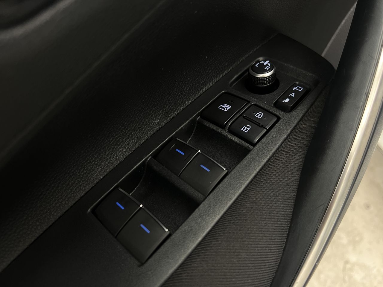 Toyota Corolla 1.8 125H ACTIVE TECH E-CVT - Foto 25