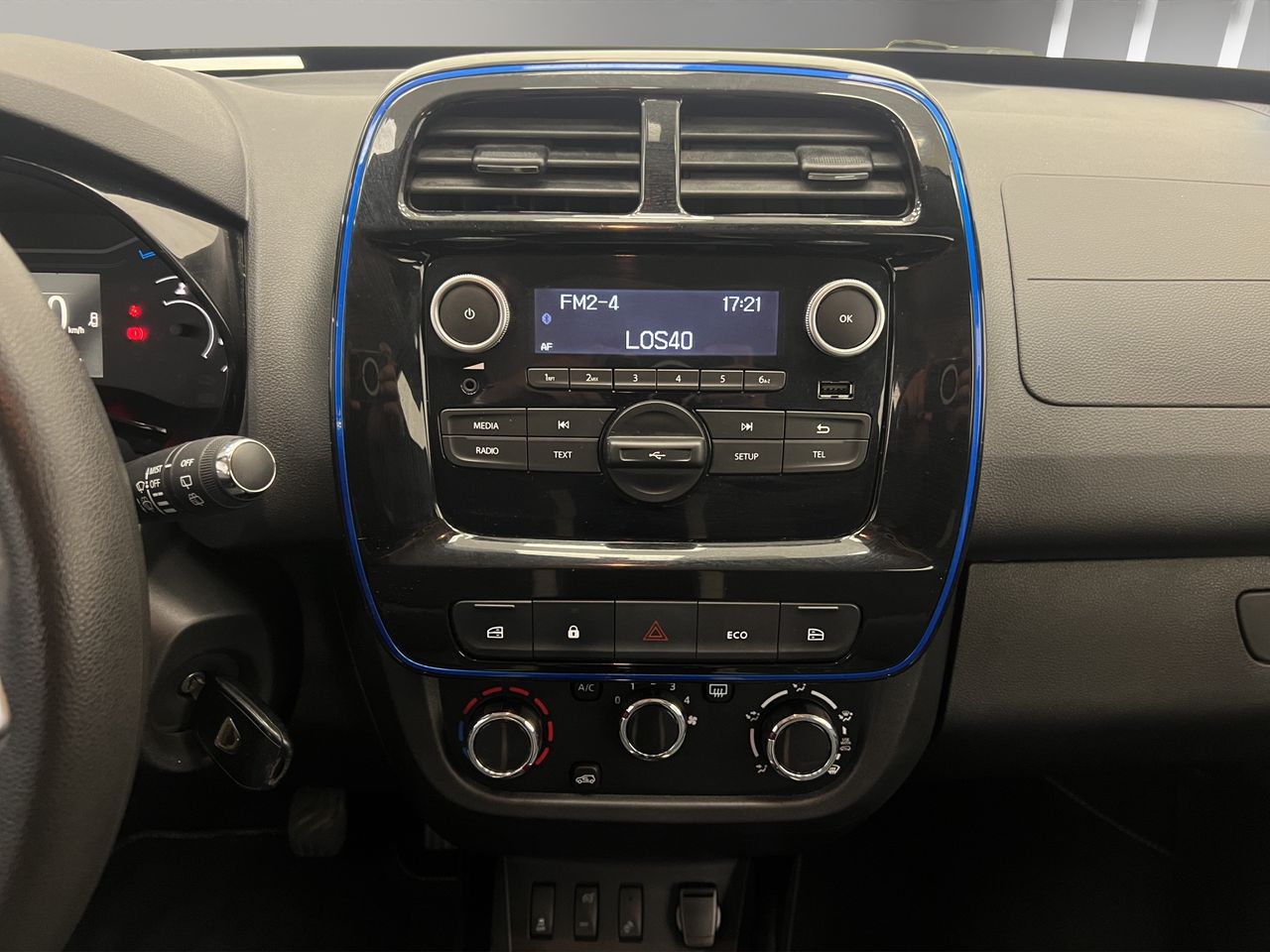 Dacia Spring BEV 27KWH 33KW CONFORT - Foto 17