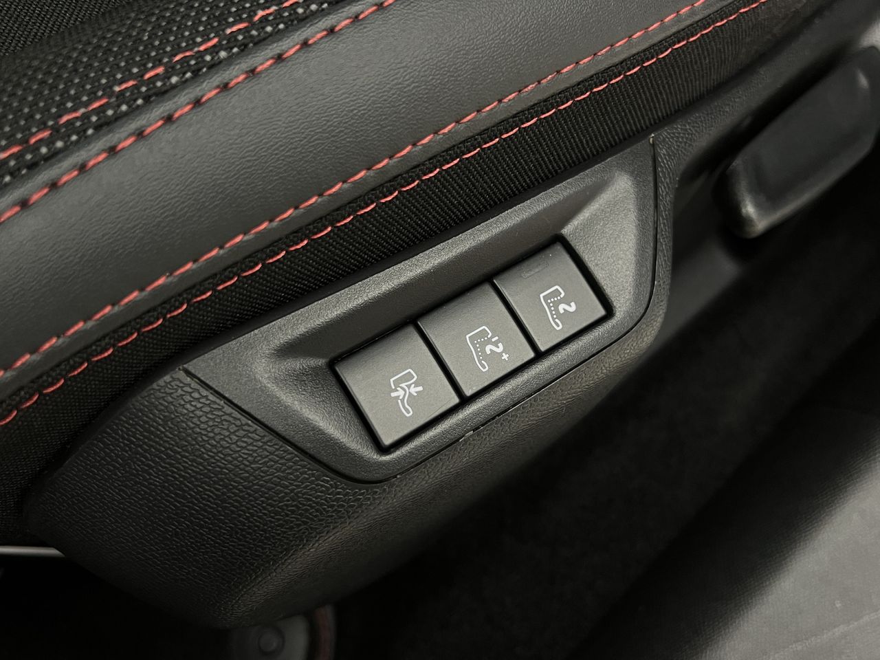 Peugeot 308 5P GT BlueHDi 130 S&S 5D - Foto 27