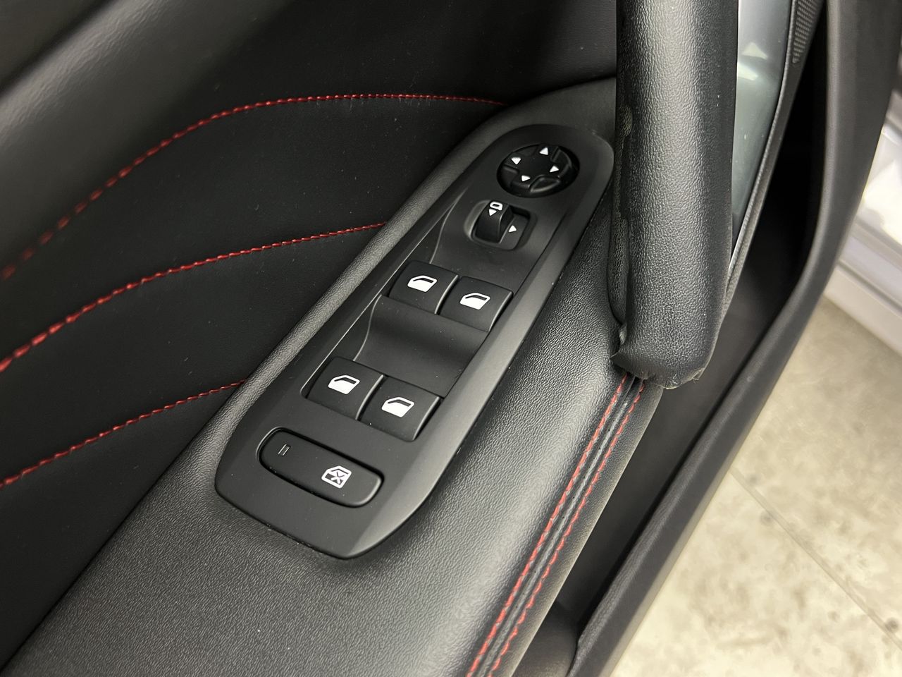 Peugeot 308 5P GT BlueHDi 130 S&S 5D - Foto 26