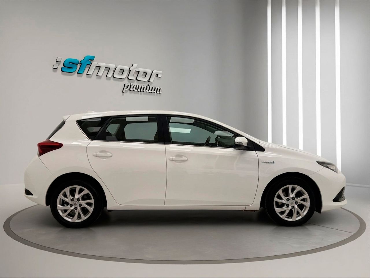 Toyota Auris 1.8 140H Active (Bus. P.) Touring Sports - Foto 8