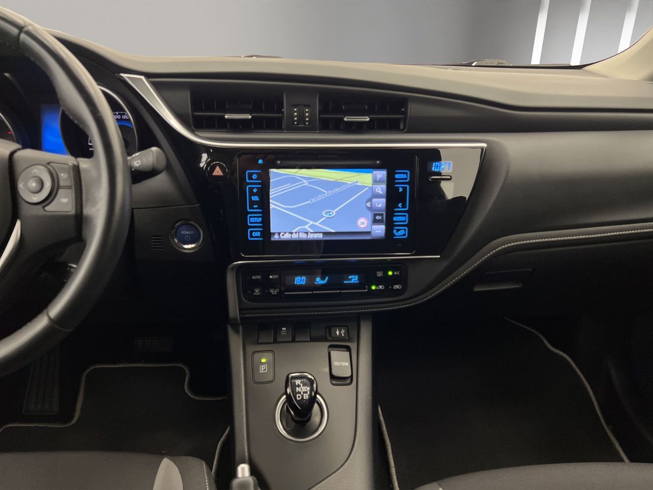 Toyota Auris 1.8 140H Active (Bus. P.) Touring Sports - Foto 16