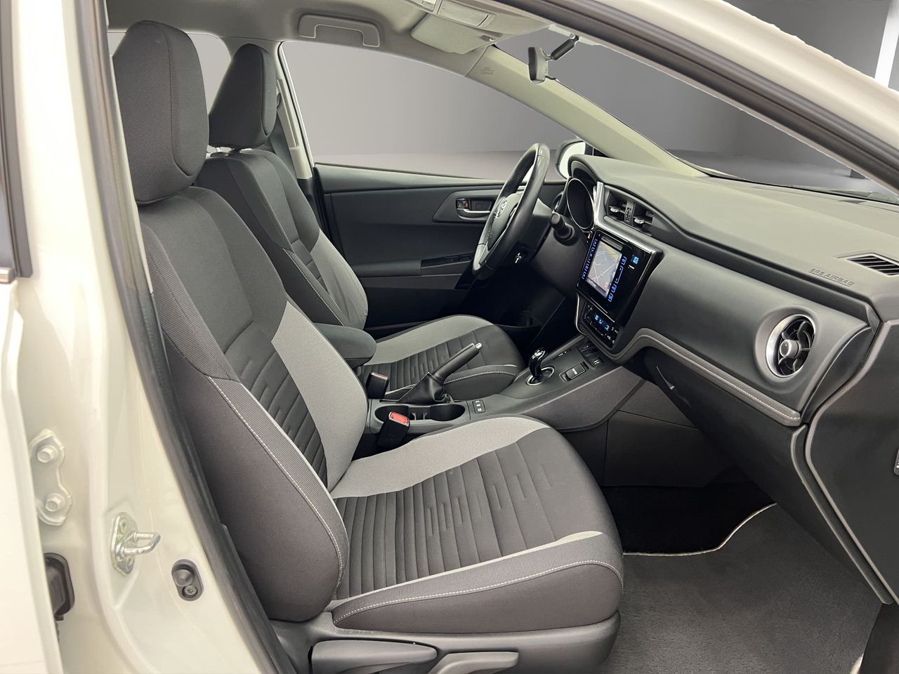 Toyota Auris 1.8 140H Active (Bus. P.) Touring Sports - Foto 19