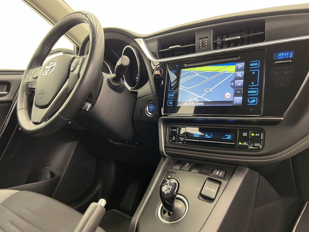 Toyota Auris 1.8 140H Active (Bus. P.) Touring Sports - Foto 38