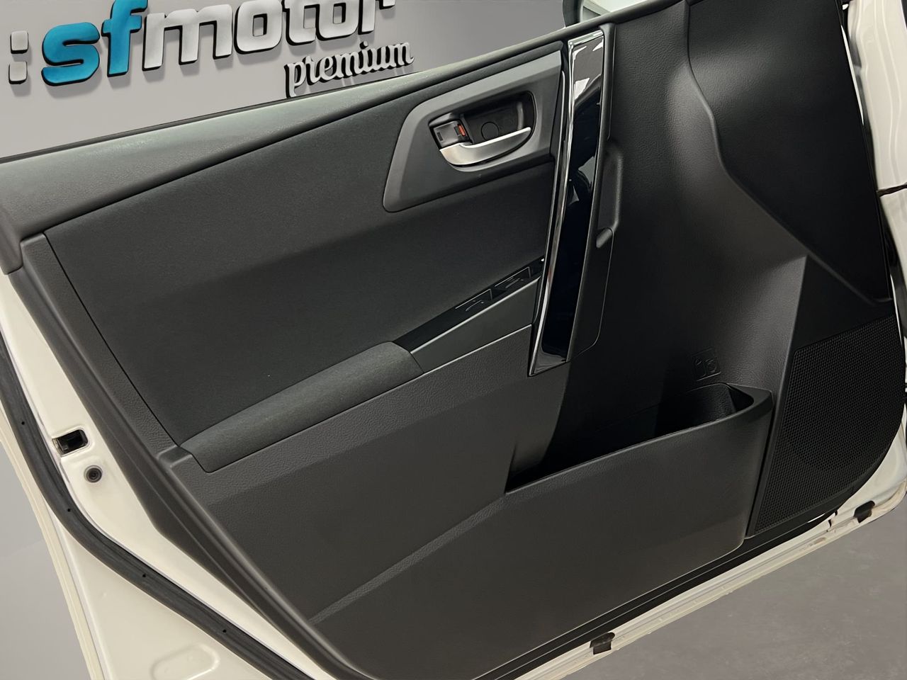 Toyota Auris 1.8 140H Active (Bus. P.) Touring Sports - Foto 13