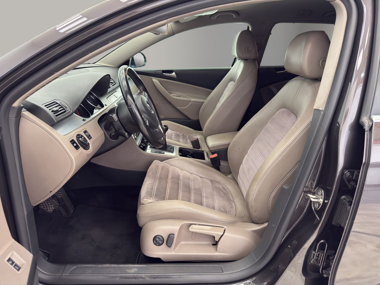 Volkswagen Passat Variant 2.0 TDI 140 DSG Highline BM Tech - Foto 10