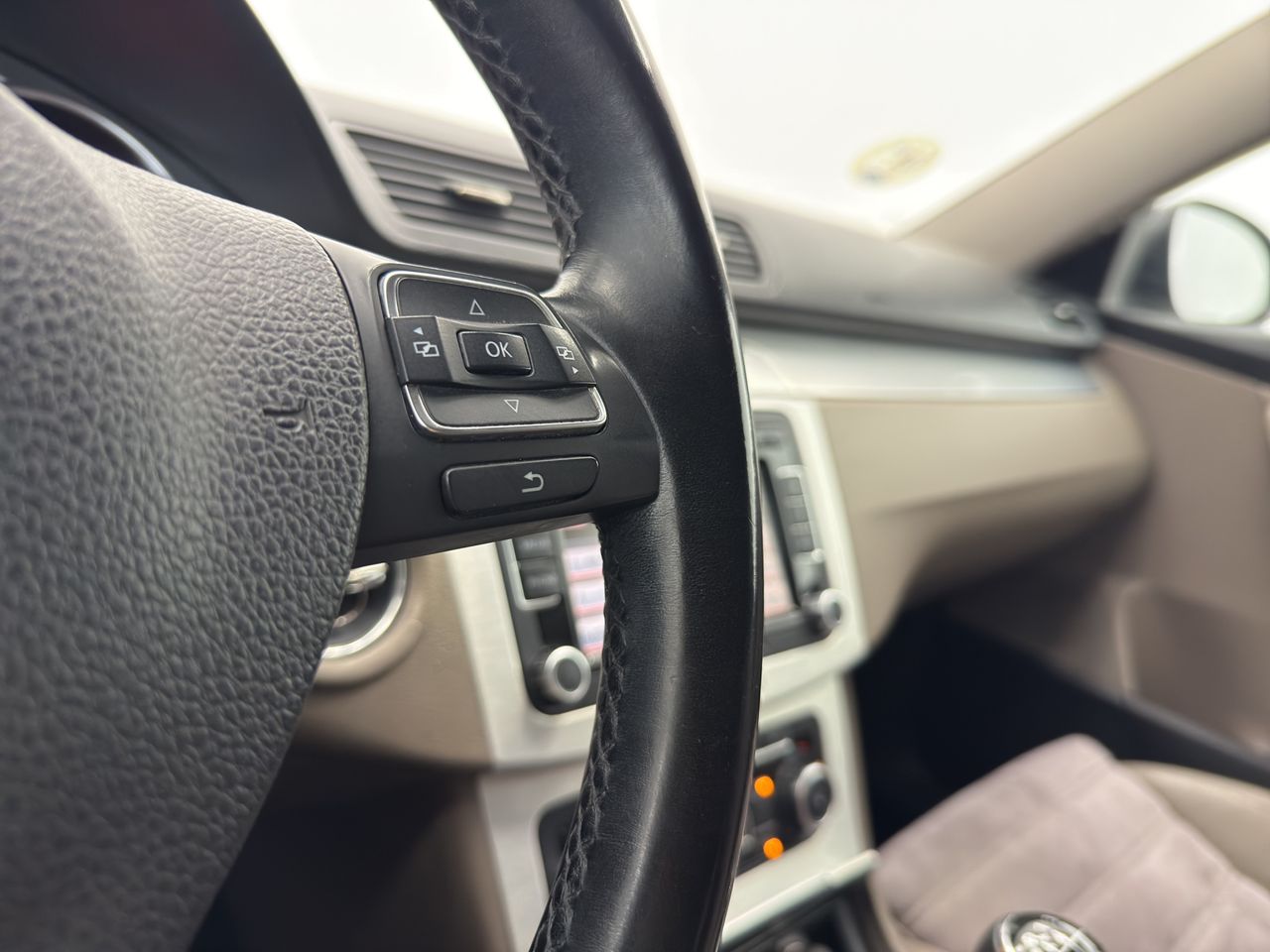 Volkswagen Passat Variant 2.0 TDI 140 DSG Highline BM Tech - Foto 28