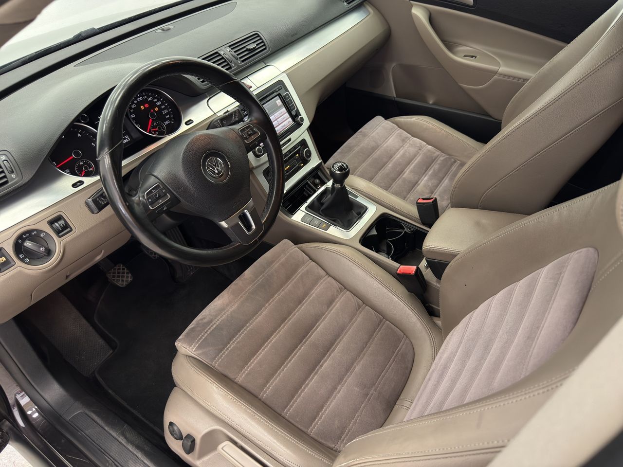 Volkswagen Passat Variant 2.0 TDI 140 DSG Highline BM Tech - Foto 32