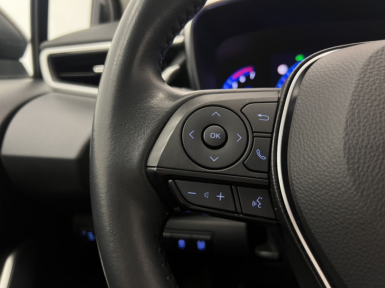 Toyota Corolla 1.8 125H STYLE E-CVT SEDAN - Foto 26