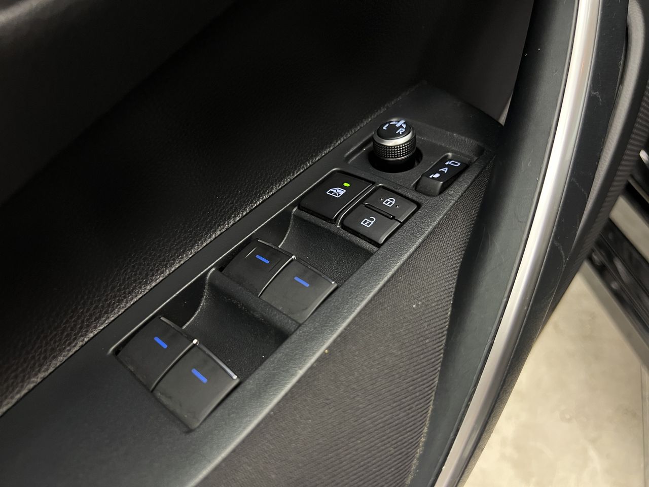 Toyota Corolla 1.8 125H STYLE E-CVT SEDAN - Foto 25