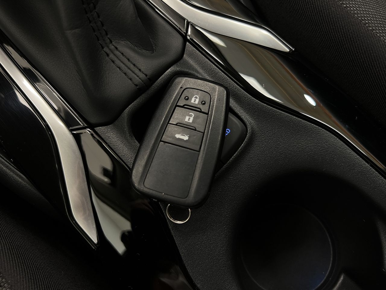 Toyota Corolla 1.8 125H STYLE E-CVT SEDAN - Foto 24