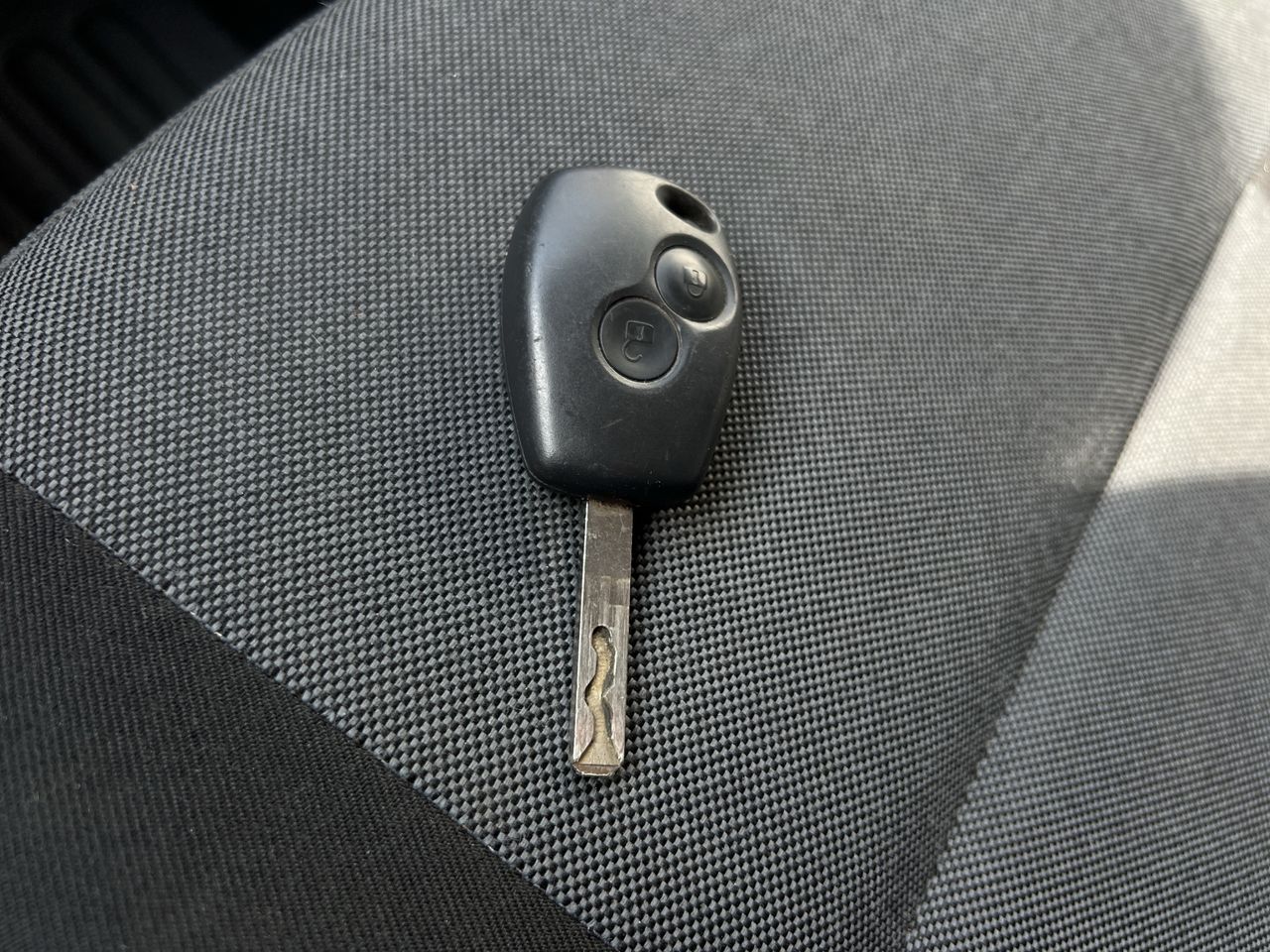 Renault Master L2H2 DCI 130 2.5 CONFORT 4D - Foto 23