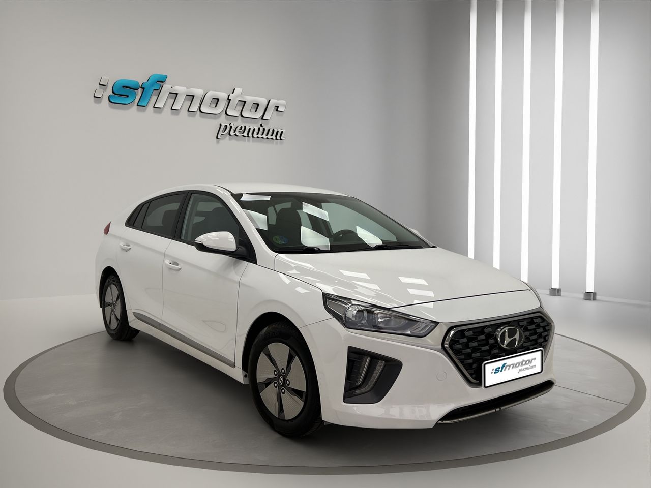 Hyundai IONIQ 1.6 GDI HEV Klass DCT - Foto 9