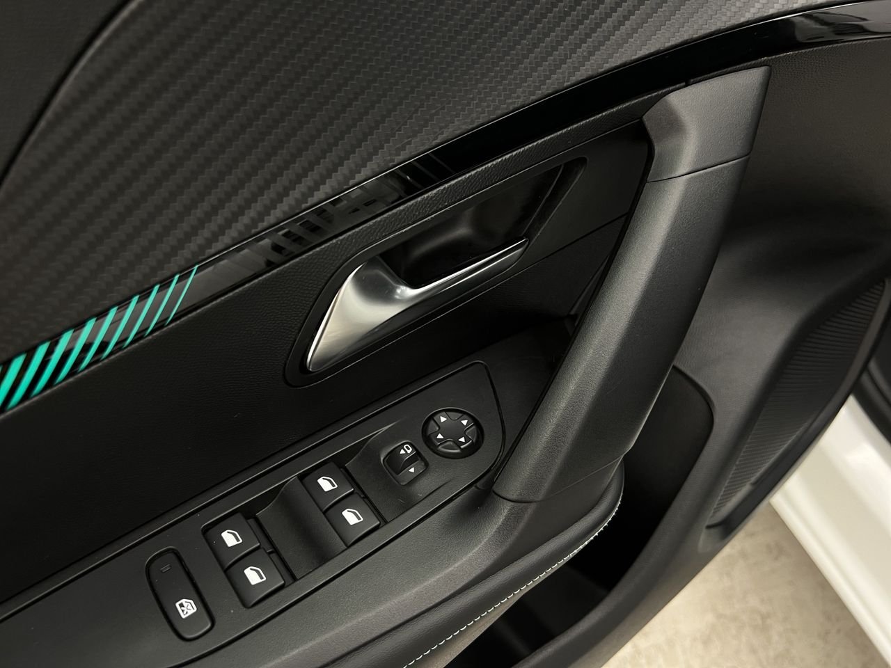 Peugeot 2008 Allure BlueHDI 81kW (110CV) - Foto 25