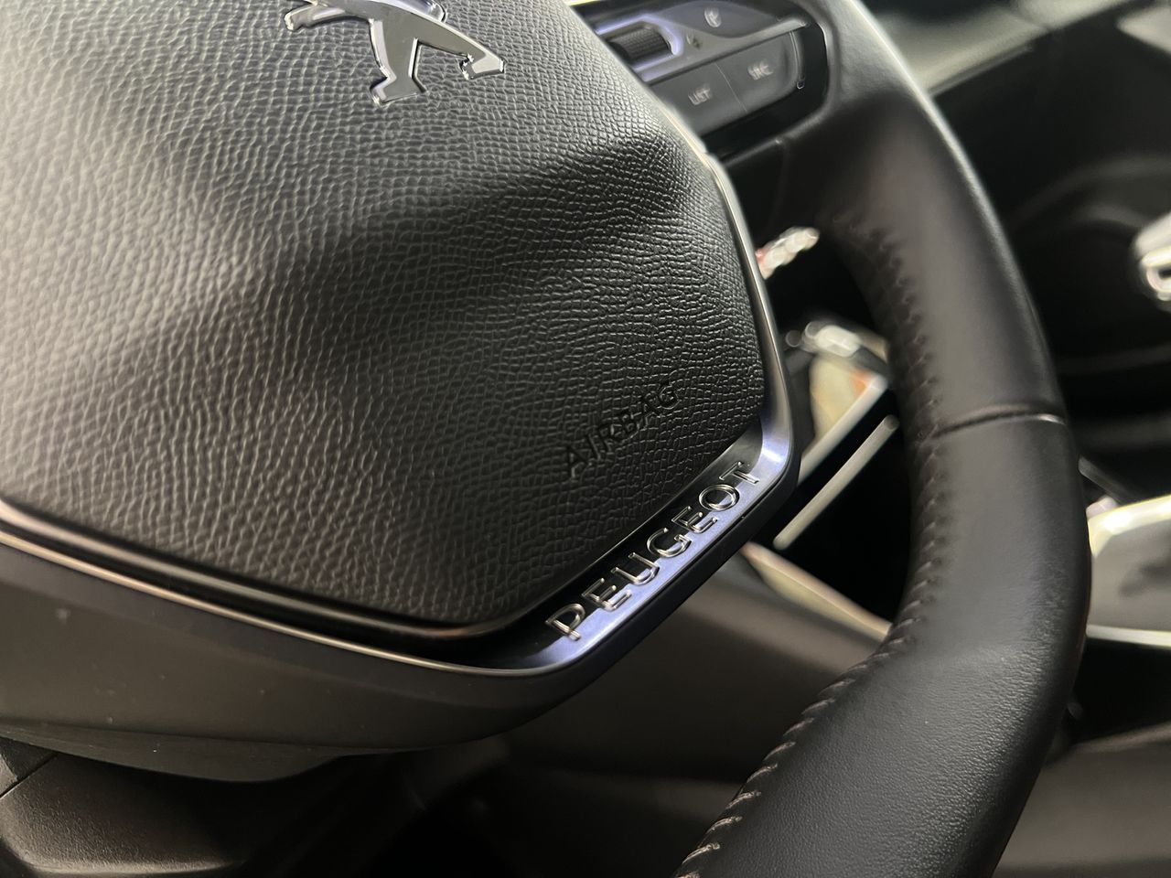 Peugeot 2008 Allure BlueHDI 81kW (110CV) - Foto 35