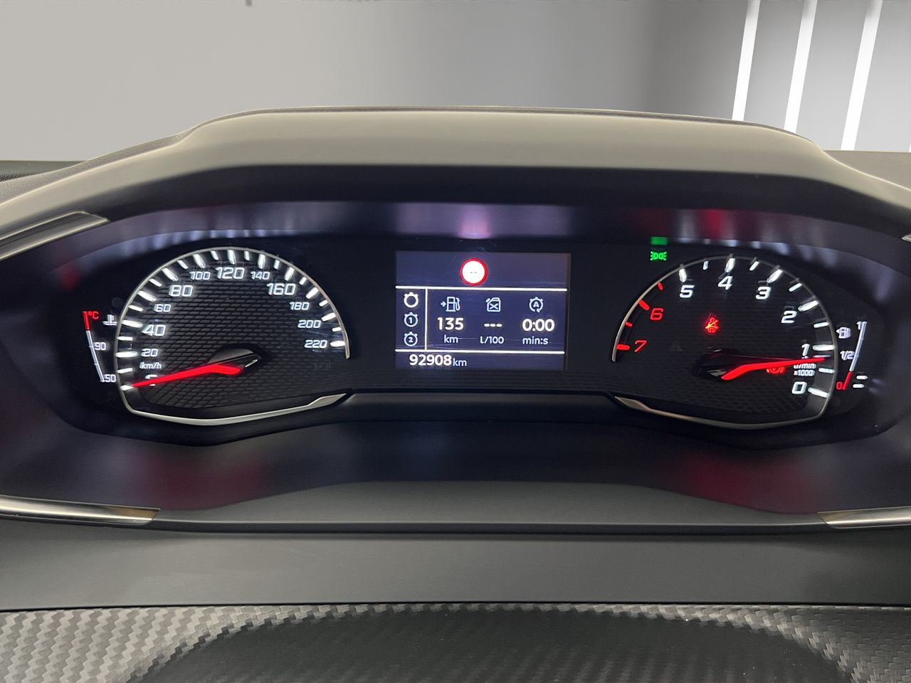 Peugeot 2008 Allure BlueHDI 81kW (110CV) - Foto 12