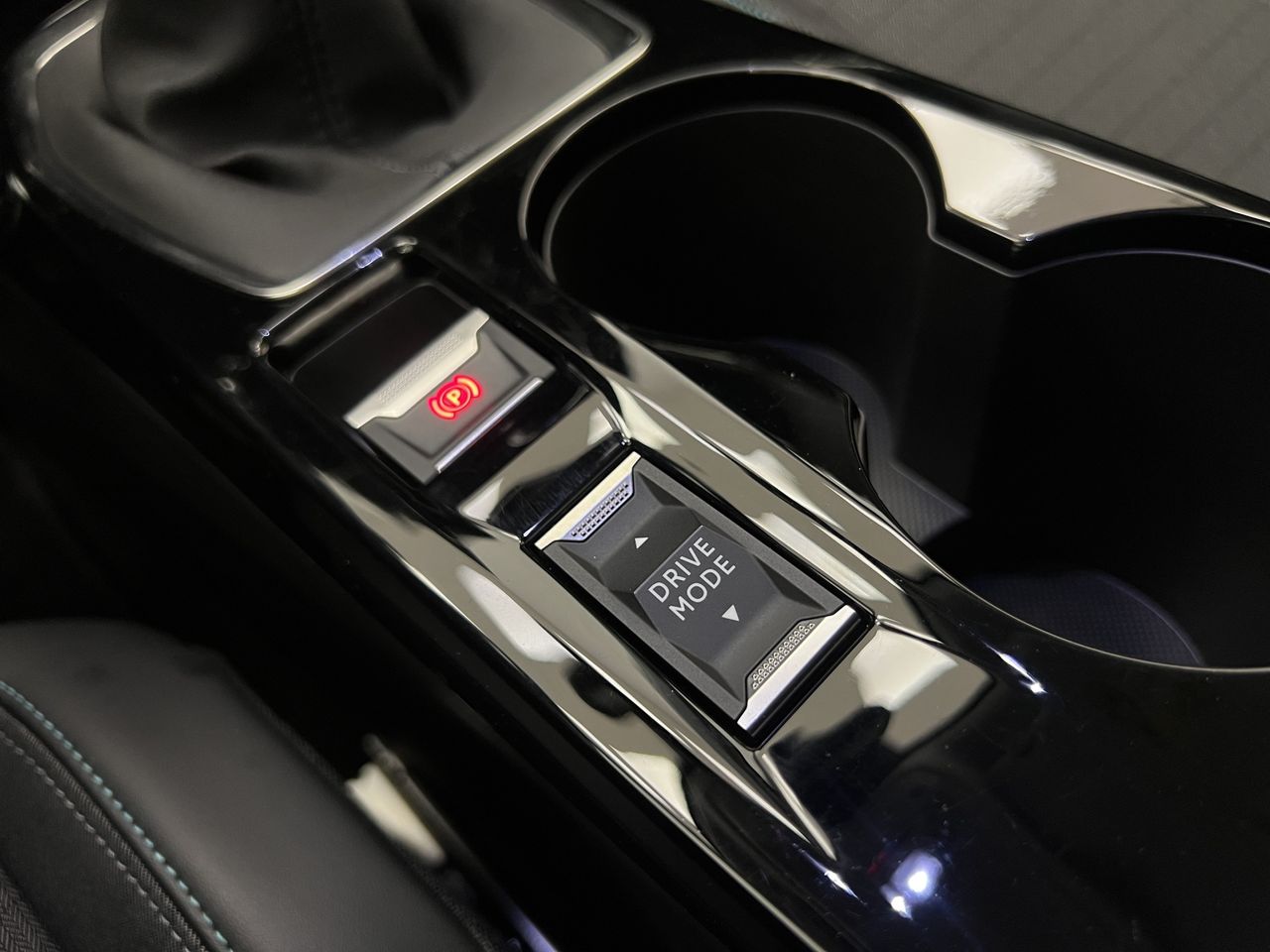 Peugeot 2008 Allure BlueHDI 81kW (110CV) - Foto 32