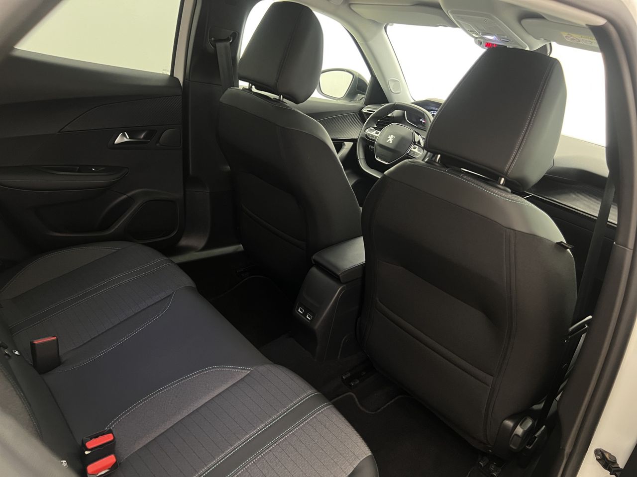 Peugeot 2008 Allure BlueHDI 81kW (110CV) - Foto 44