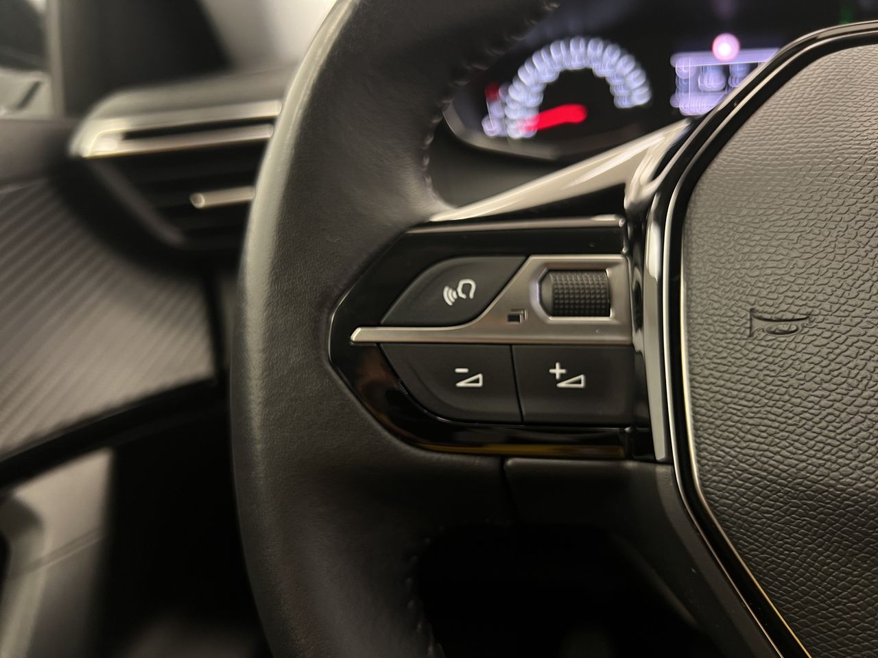 Peugeot 2008 Allure BlueHDI 81kW (110CV) - Foto 27