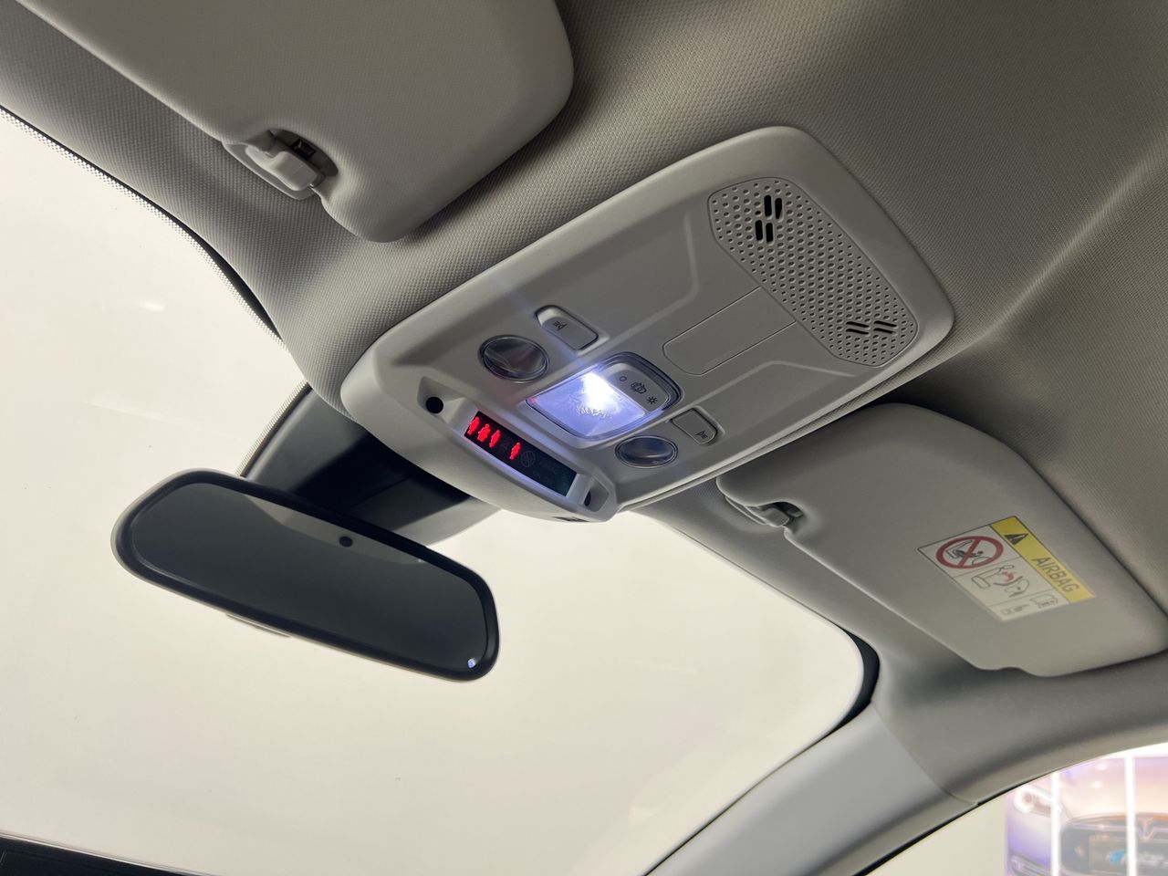 Peugeot 2008 Allure BlueHDI 81kW (110CV) - Foto 33