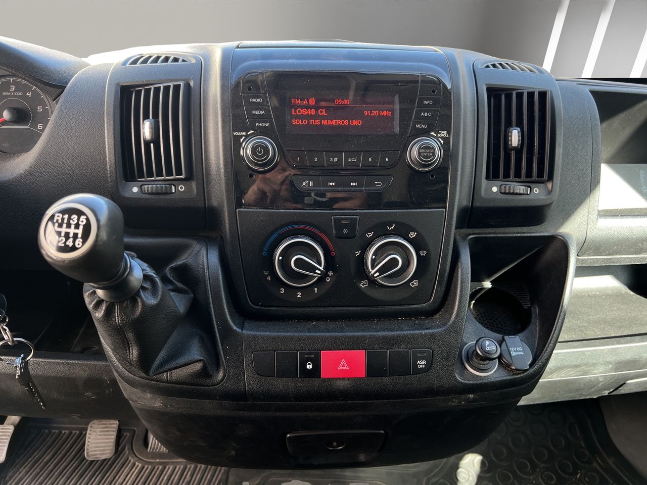 Citroën Jumper 35 L3H3 20 BLUEHDI 130CV - Foto 16
