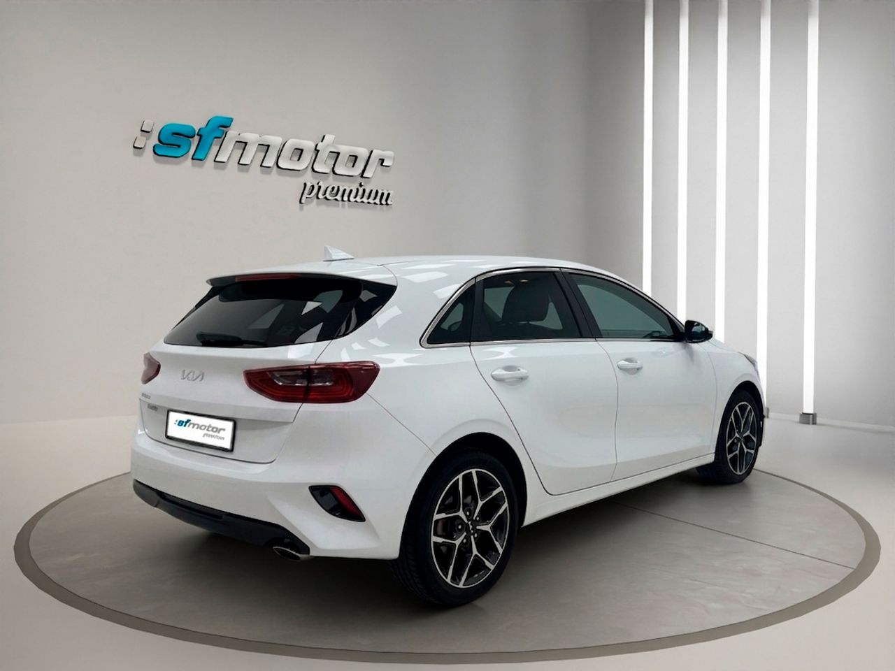 Kia Ceed TECH 1.6 CRDI 135CV AT7 E6D - Foto 7
