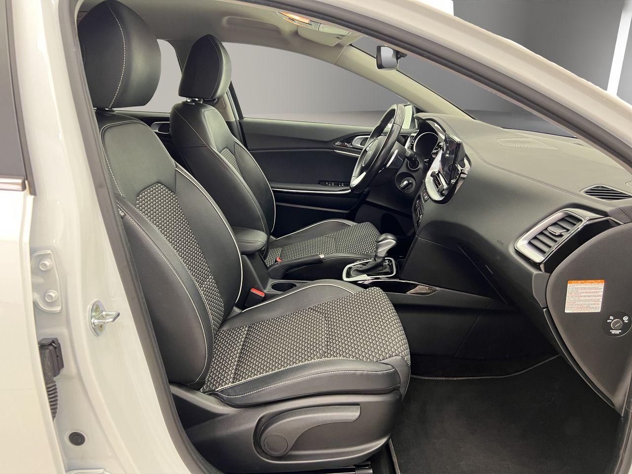 Kia Ceed TECH 1.6 CRDI 135CV AT7 E6D - Foto 19