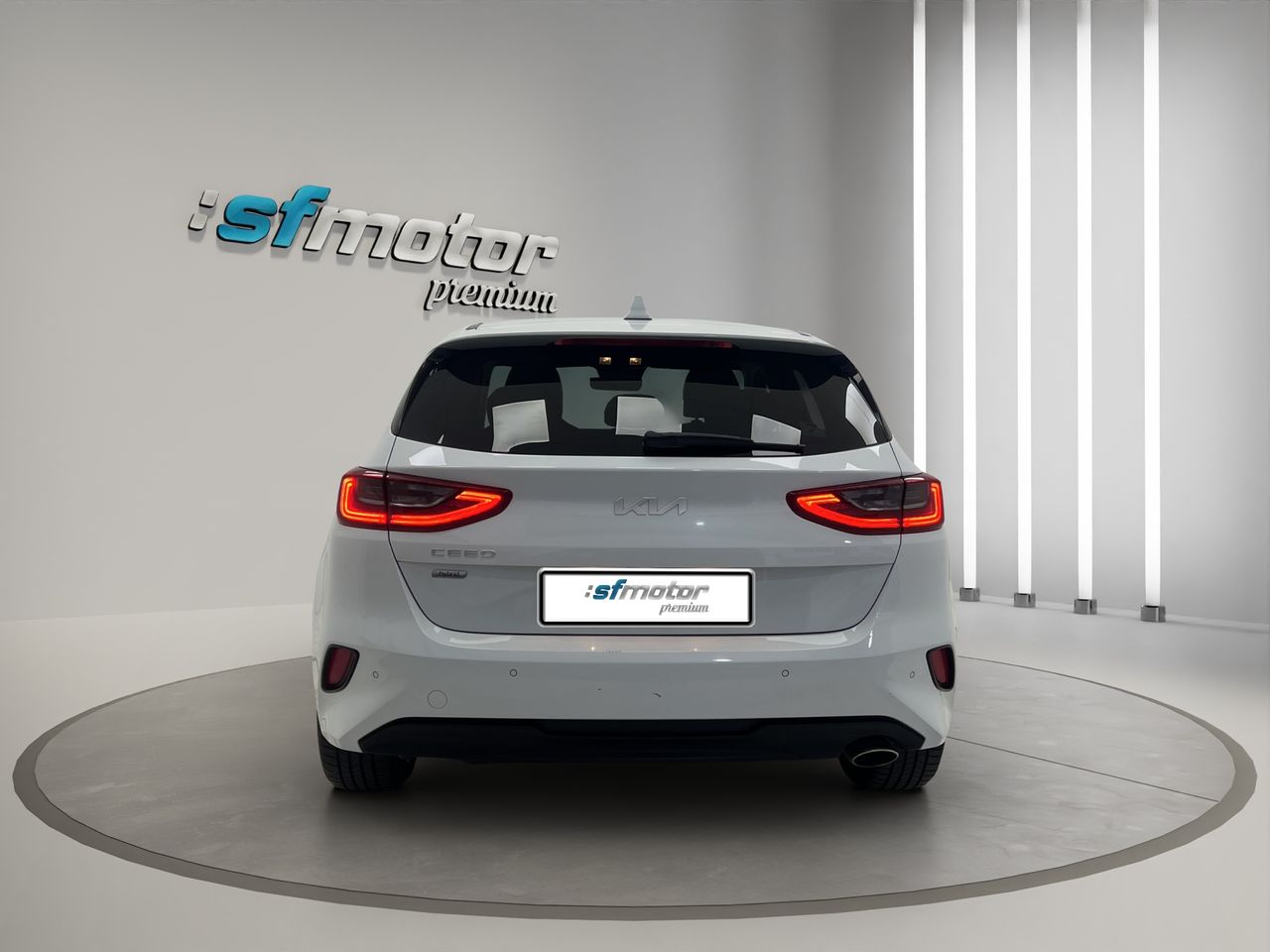 Kia Ceed TECH 1.6 CRDI 135CV AT7 E6D - Foto 6