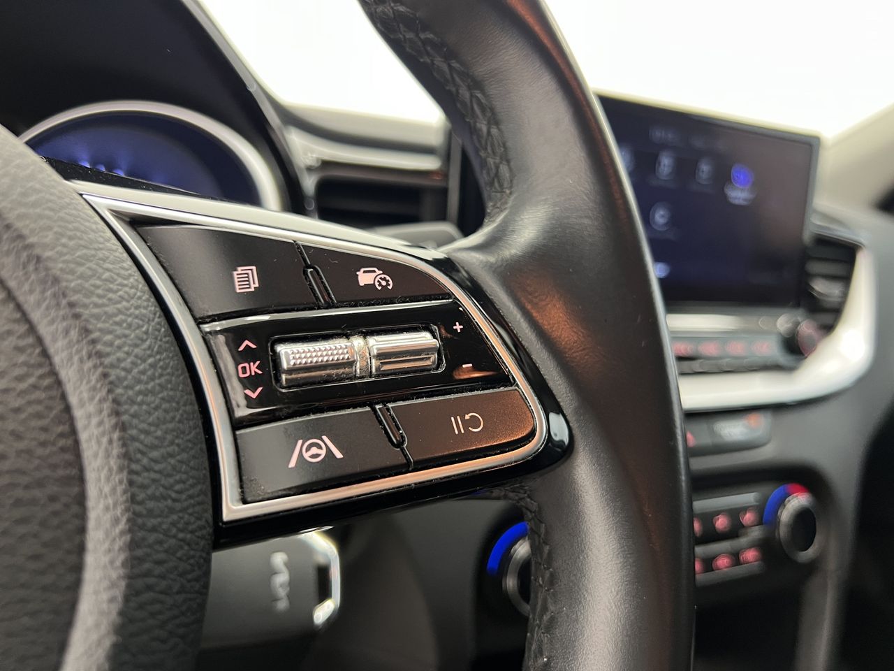 Kia Ceed TECH 1.6 CRDI 135CV AT7 E6D - Foto 28