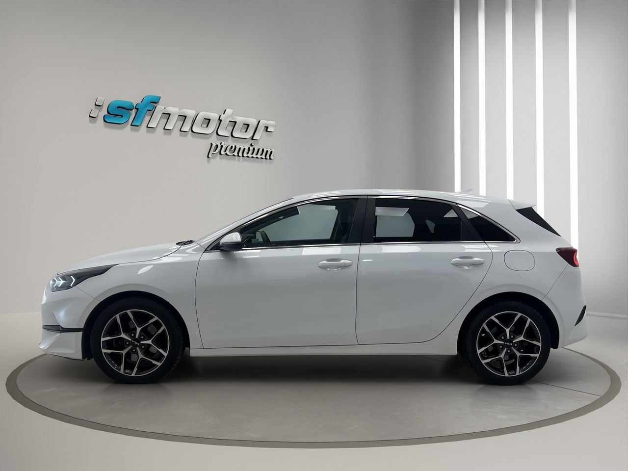 Kia Ceed TECH 1.6 CRDI 135CV AT7 E6D - Foto 4