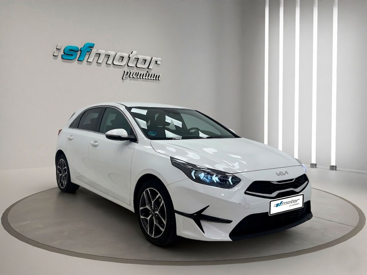 Kia Ceed TECH 1.6 CRDI 135CV AT7 E6D - Foto 9