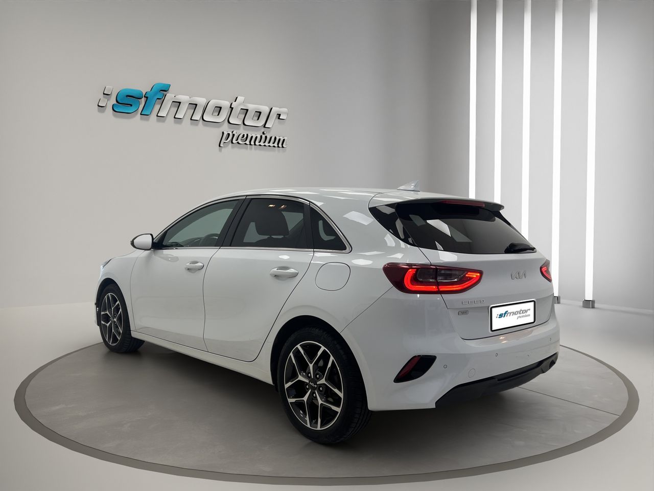 Kia Ceed TECH 1.6 CRDI 135CV AT7 E6D - Foto 5