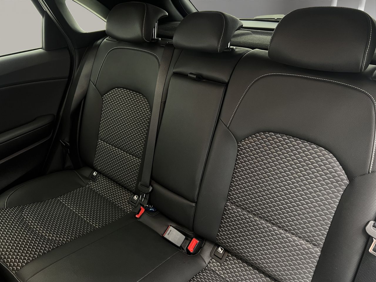 Kia Ceed TECH 1.6 CRDI 135CV AT7 E6D - Foto 14