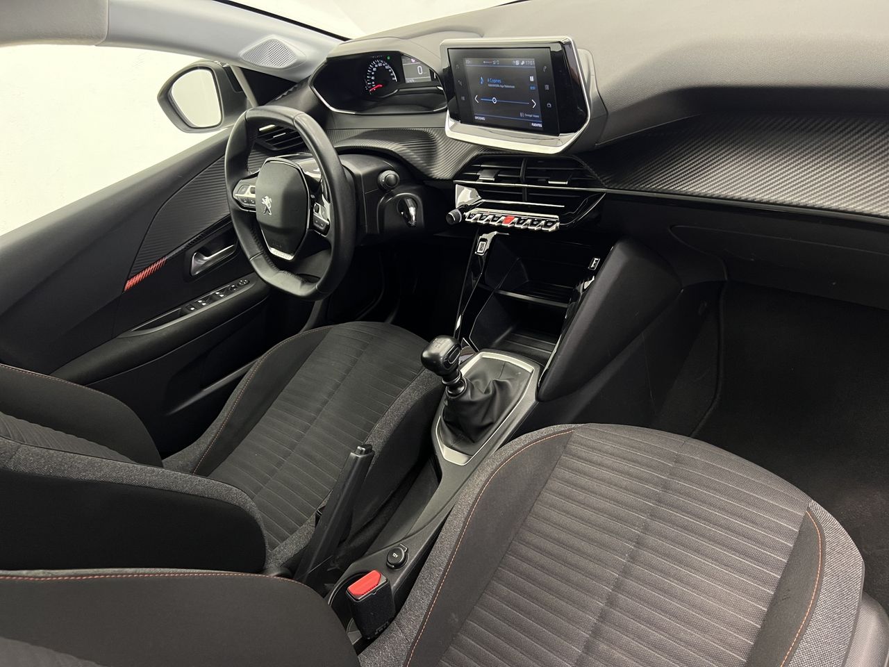 Peugeot 208 BERLINA CON PUERTO BlueHDi 73kW (100CV) Active Pack - Foto 32