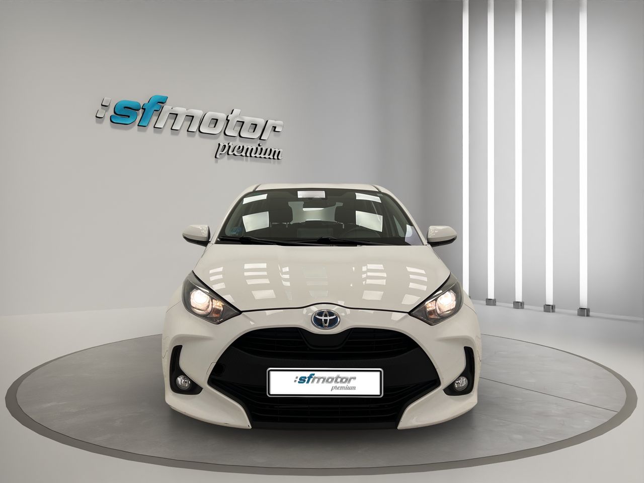 Toyota Yaris 1.5 120H Active Tech / BERLINA CON PORTÓN - Foto 3