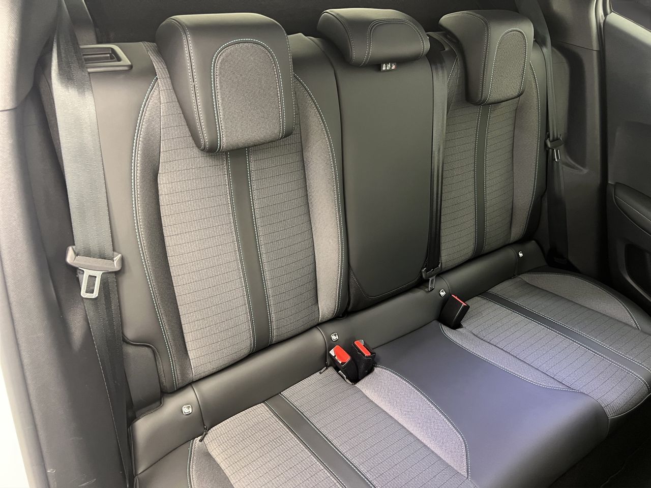 Peugeot 2008 TODOTERRENO Allure Pack BlueHDI 81kW (110CV) - Foto 20